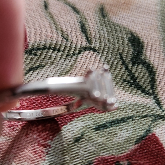 Moissanite engagement ring - Picture 4 of 10